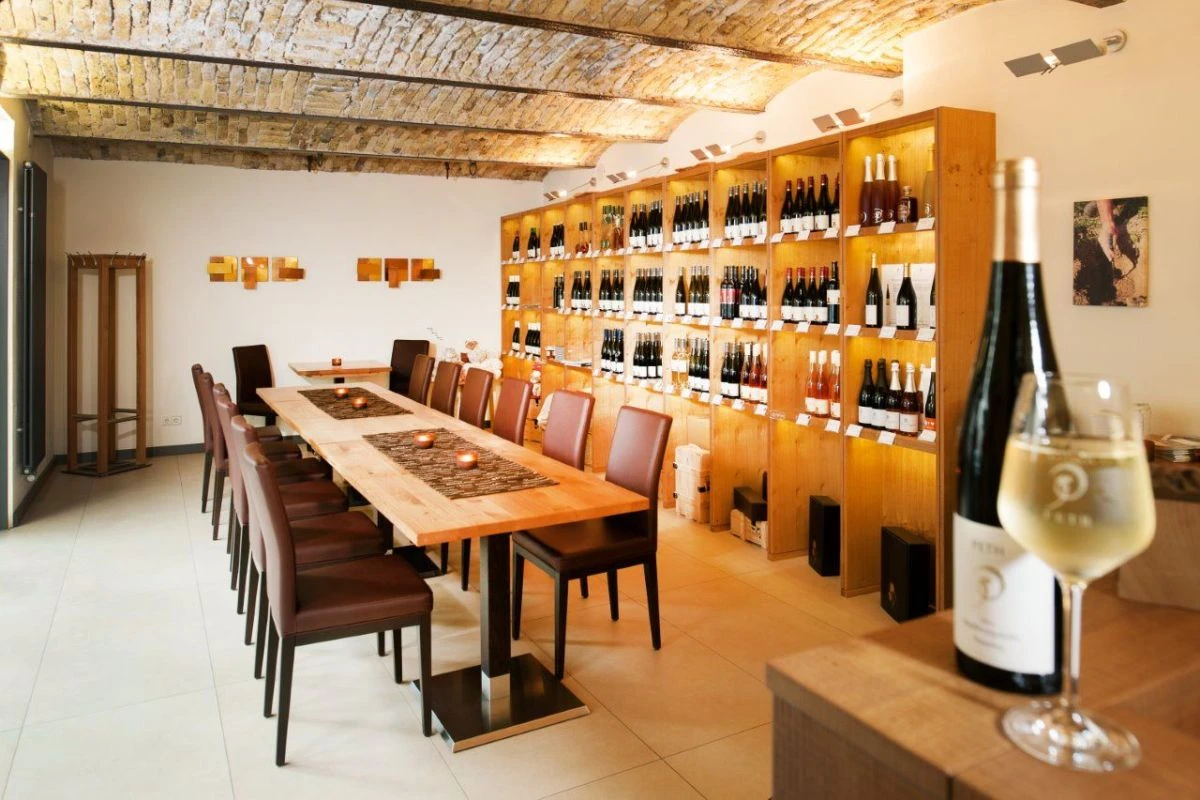 Genuss pur: Eine der 50 schönsten Vinotheken in Deutschland und mehrfach prämierte Weine auf Premium-Niveauun
